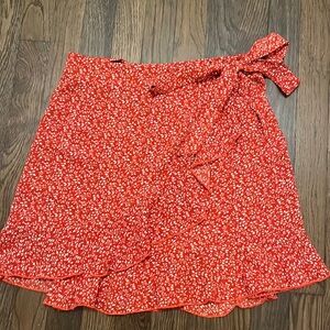 Skirt- color-red pattern-floral size-small